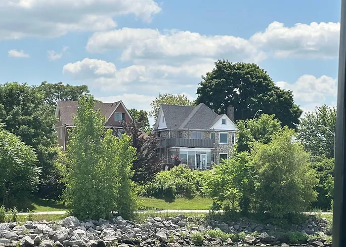 Waterfront Home Windsor ,Canada