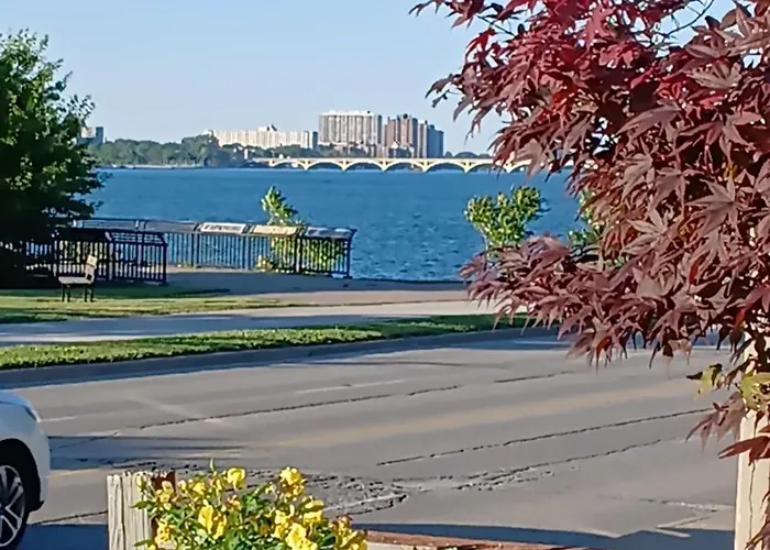 Waterfront Home Windsor ,Canada